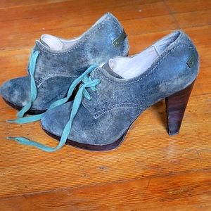 Frye "Harlow Oxford" heels in green fatigue